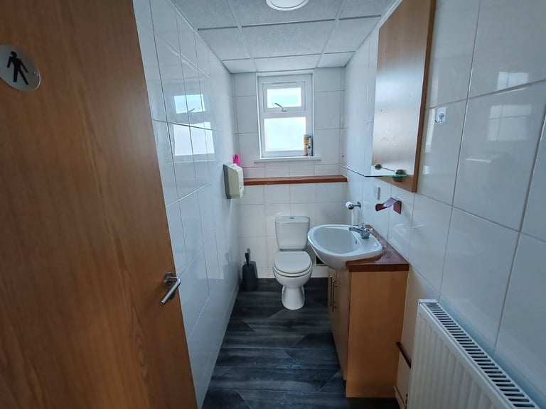 First Floor Offices For Rent (3 Offices, Kitchen & Shower/Toilet) - Nechells, Birmingham B7