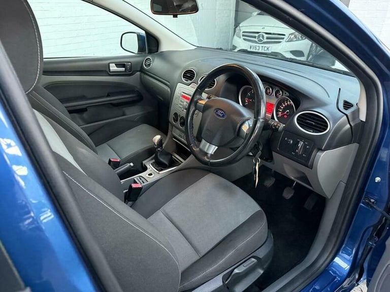 2009 Ford Focus 1.6 Zetec 5dr Petrol Manual - Image 10