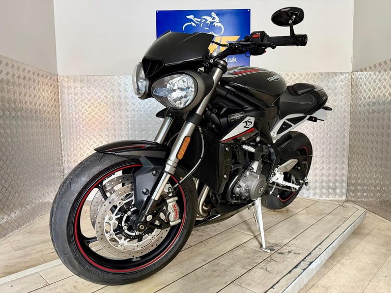 TRIUMPH STREET TRIPLE RS 765, 2018, ONLY 1 OWNER & 911 MILES!! FSH, SUPERB COND