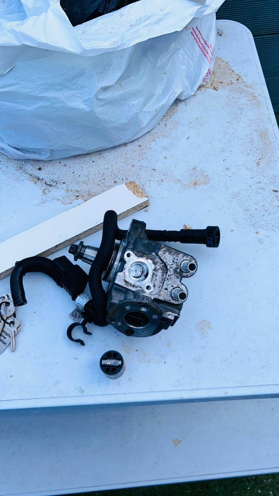 BMW, 1 SERIES, Hatchback, 2009, Manual, 1995 (cc), 5 doors