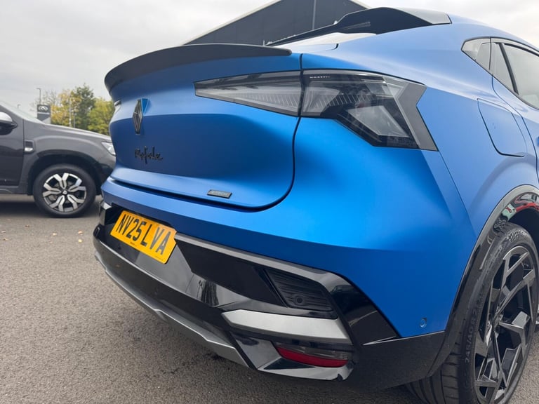 2025 Renault RAFALE E-Tech PHEV Atelier Alpine AWD 5dr Auto COUPE PETROL/ELECTRIC Automatic