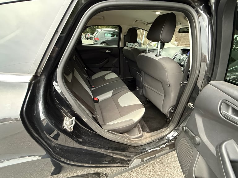 Ford, FOCUS, Hatchback, 2011, Manual, 1560 (cc), 5 doors