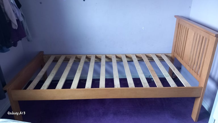 image for Free single wooden bed 