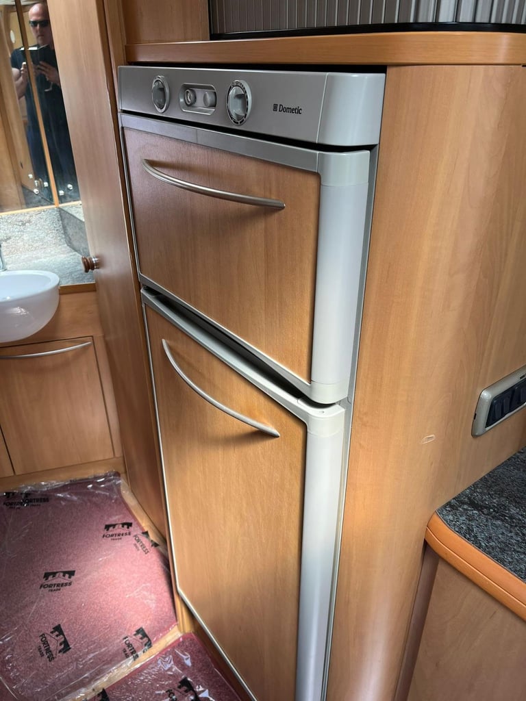 2004 - Swift Kon Tikki - 2.8ltr - 48,000 miles - 2 berth / 2 belts 