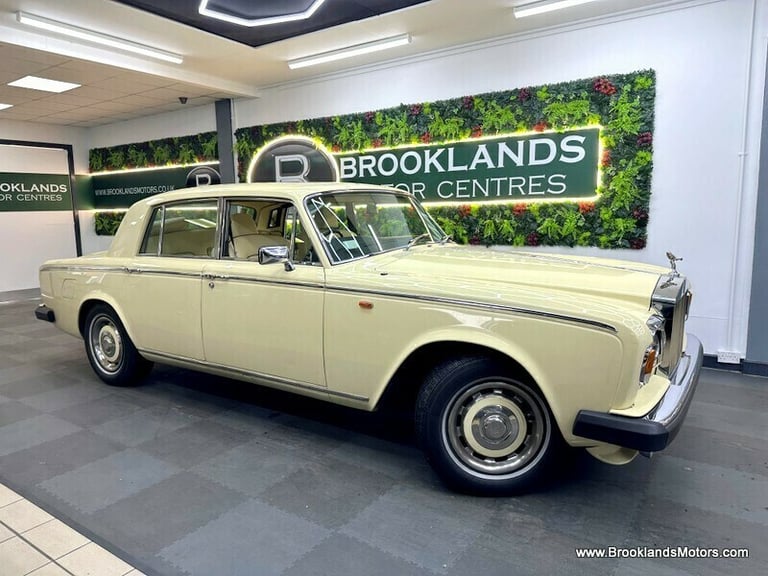Rolls-Royce Silver Shadow Silver Shadow 6.8 II 4dr [RARE EXAMPLE]