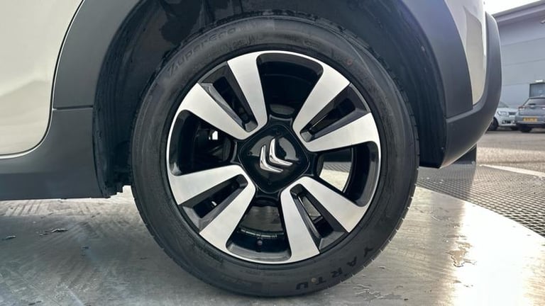 2024 Citroen C3 1.2 PureTech PLUS Hatchback 5dr Petrol Manual Euro 6 (s/s) (83 ps) Manual Hatchba...