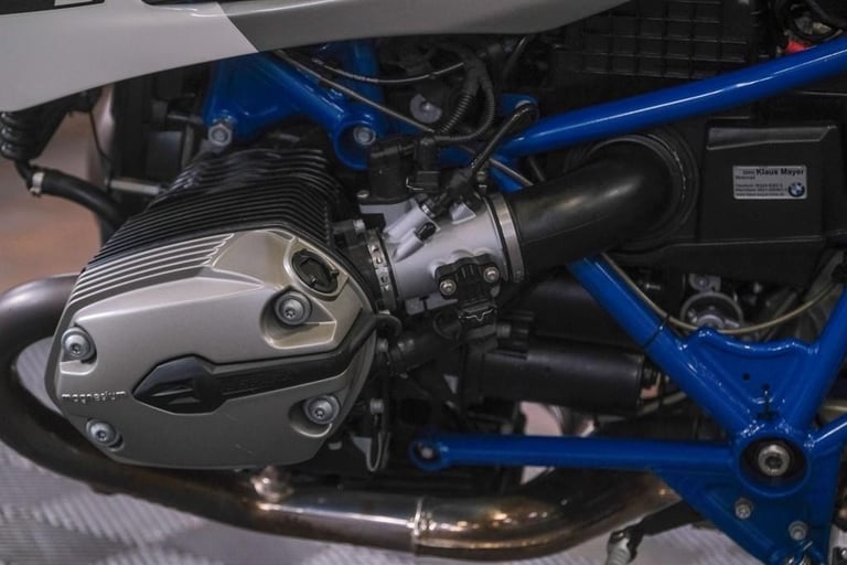 BMW HP2 *Rare Megamoto*