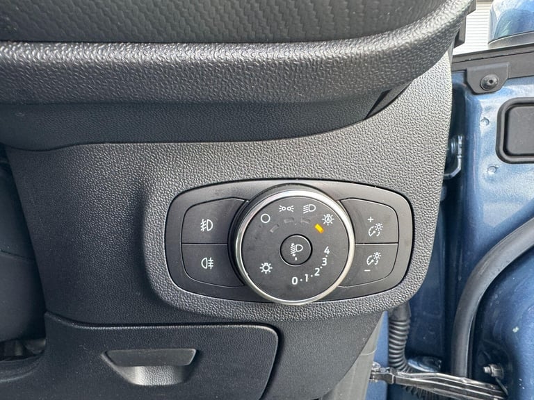 2022 Ford Fiesta Fiesta Titanium Vignale 5 door 1.0L EcoBoost 125PS mHEV FWD 6-Speed Manual HATCH...