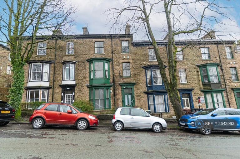 2 bedroom flat in Bath Road, Buxton, SK17 (2 bed) (#2642993)