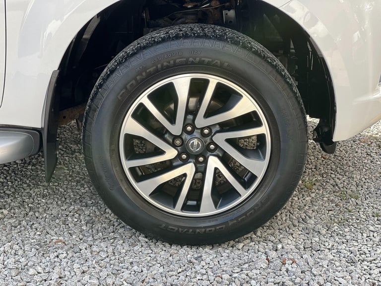 2018 Nissan Navara 2.3 dCi Tekna 4WD Euro 6 (s/s) 4dr PICK UP Diesel Manual