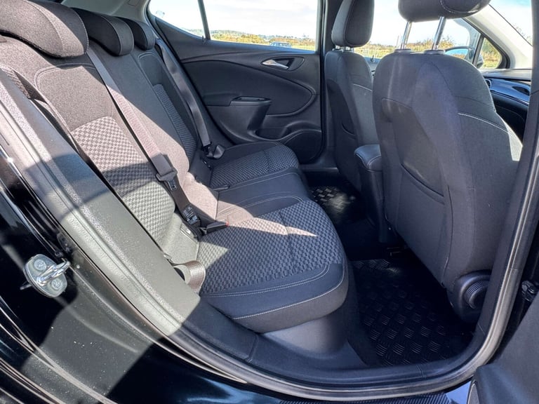 2017 Vauxhall Astra 1.4T 16V 150 SRi 5dr HATCHBACK PETROL Manual