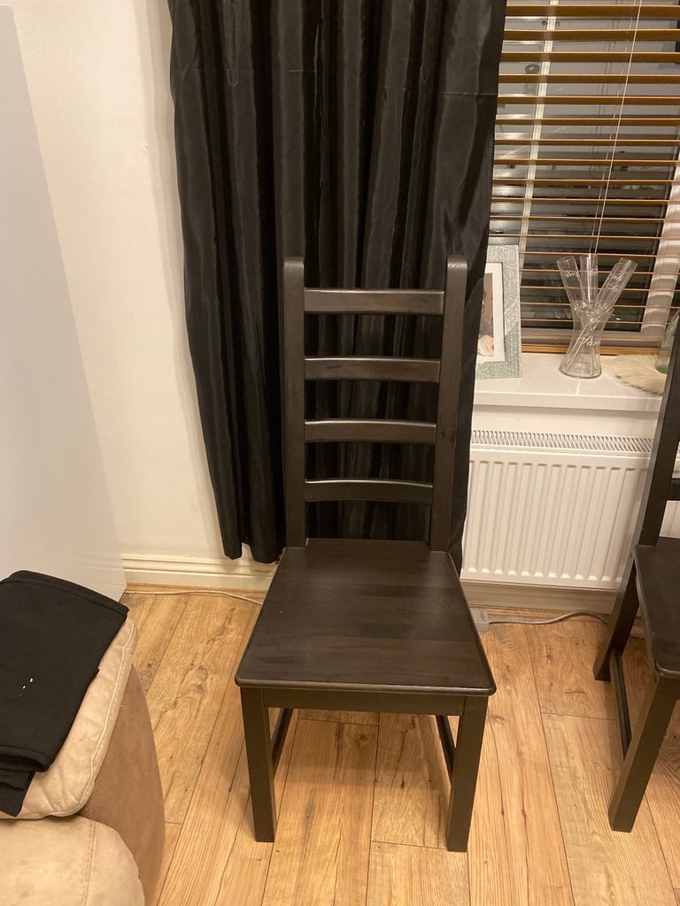 Black dinning chairs 