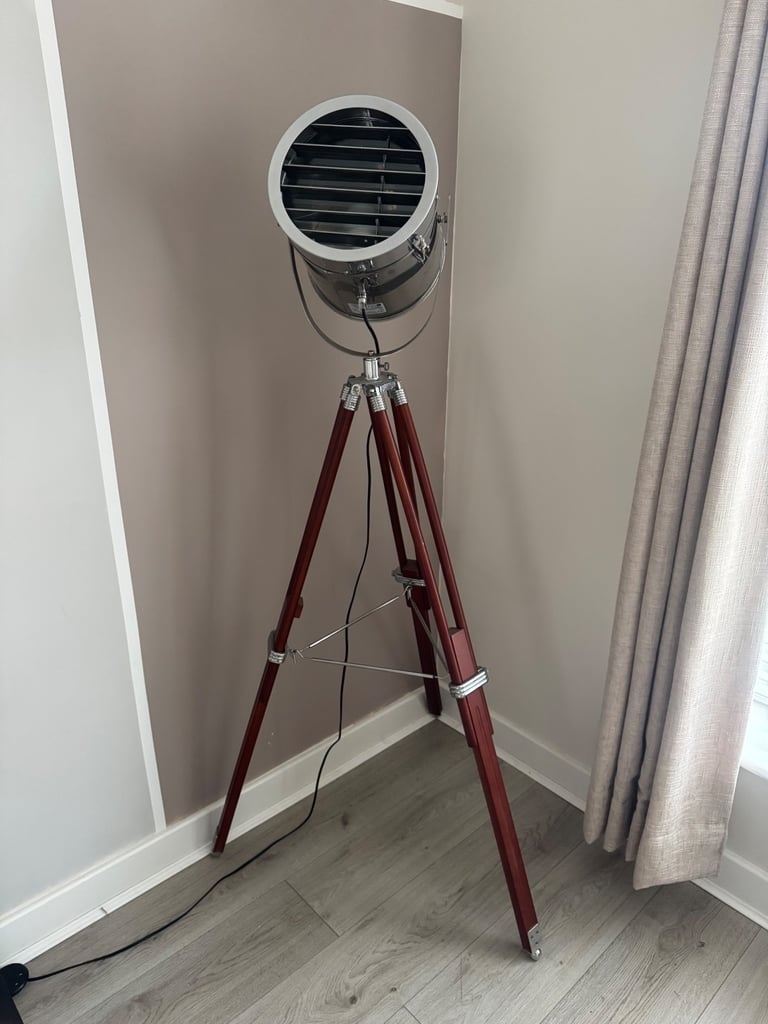 image for Tripod lamp 