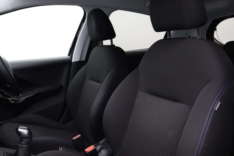 2019 Peugeot 208 1.2 208 Signature PureTech S/S 5dr Hatchback Petrol Manual