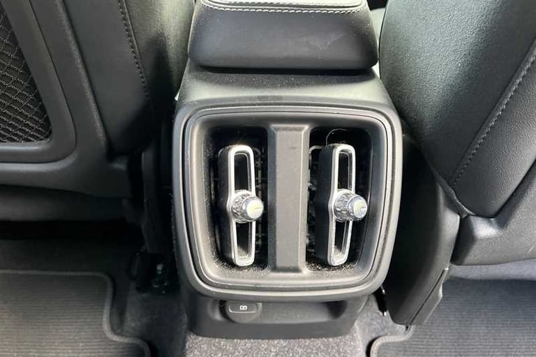 2020 Volvo XC40 2.0 B4P R DESIGN Pro 5dr Auto ESTATE PETROL Automatic