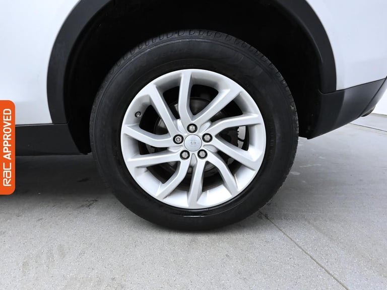 2016 Land Rover Discovery Sport 2.0 TD4 SE Tech SUV 5dr Diesel Auto 4WD Euro 6 (s/s) (180 ps) SUV...