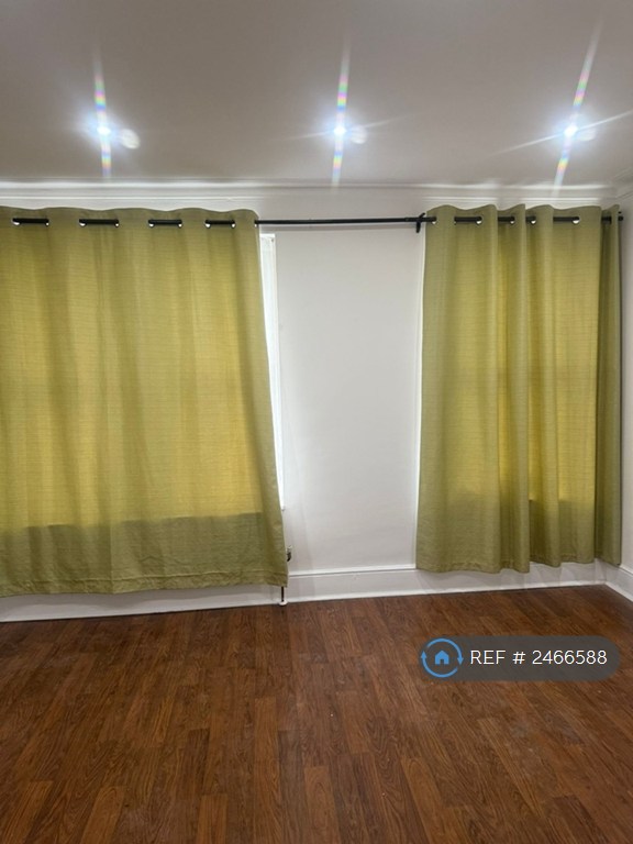 Studio flat in Goodmayes, London, IG3 (#2466588)
