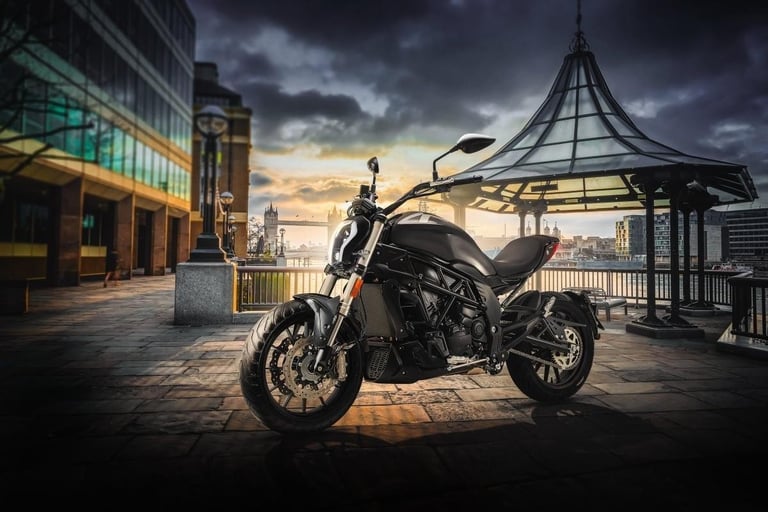 Benelli 502 C Cruiser Custom Motorcycle 500cc A2 Low Seat Like Ducati Diavel