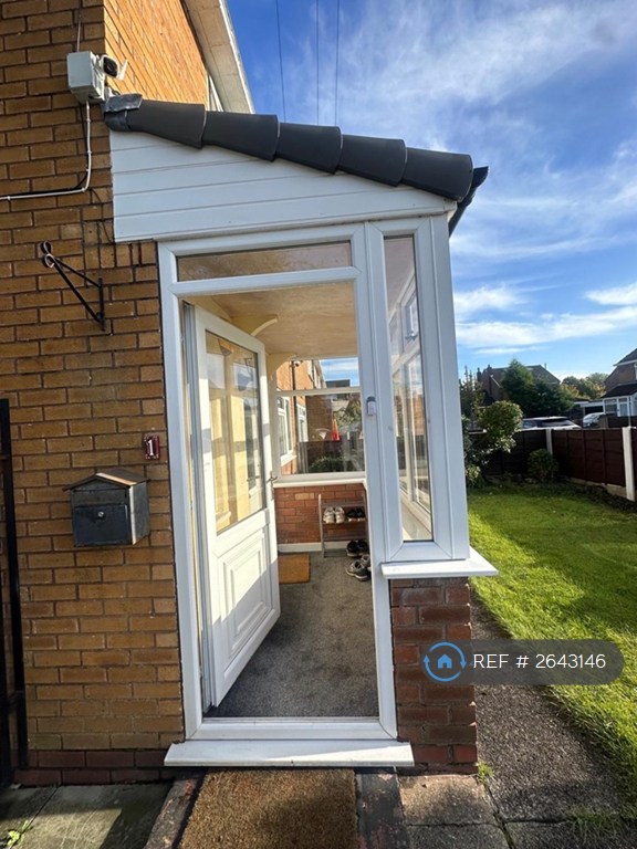 3 bedroom house in Bebbington Close, Sale, M33 (3 bed) (#2643146)