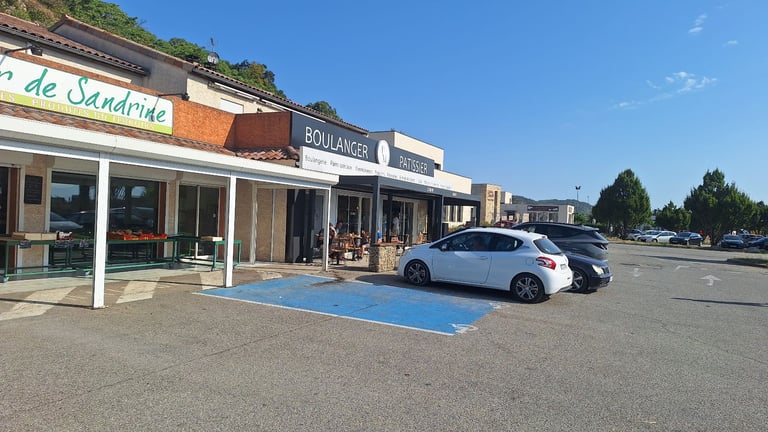 SOUTH OF FRANCE:  Pâradise 6h30 from London by train. 45 mn train to Lyon airport