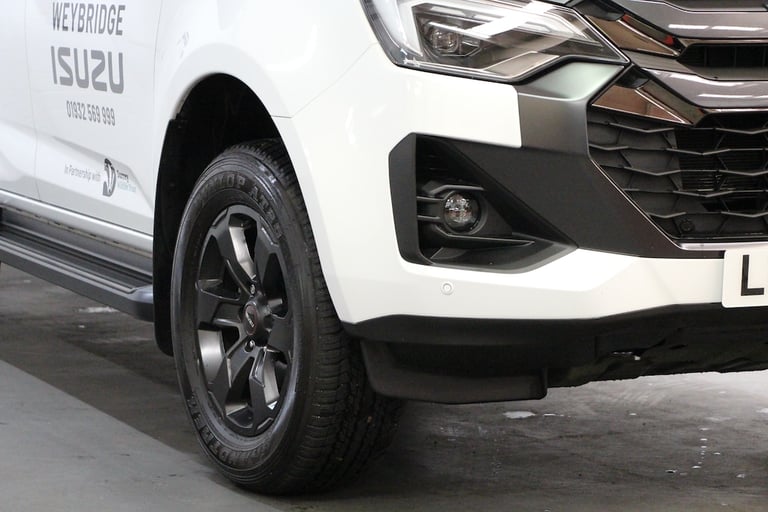 2025 Isuzu D-Max TD V-Cross Double Cab 4x4 [205] (BIG SPEC, FREE MAINLAND UK DELIVERY !!) Pick Up...