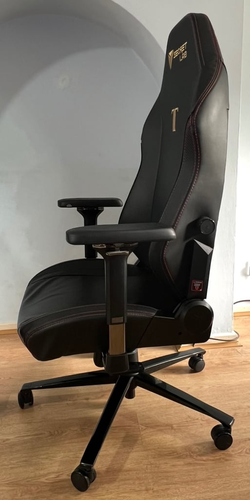 Secretlab TITAN EVO 2022 Series XL NEO Hybrid Leatherette Stealth Chair (USED)-Collection Only