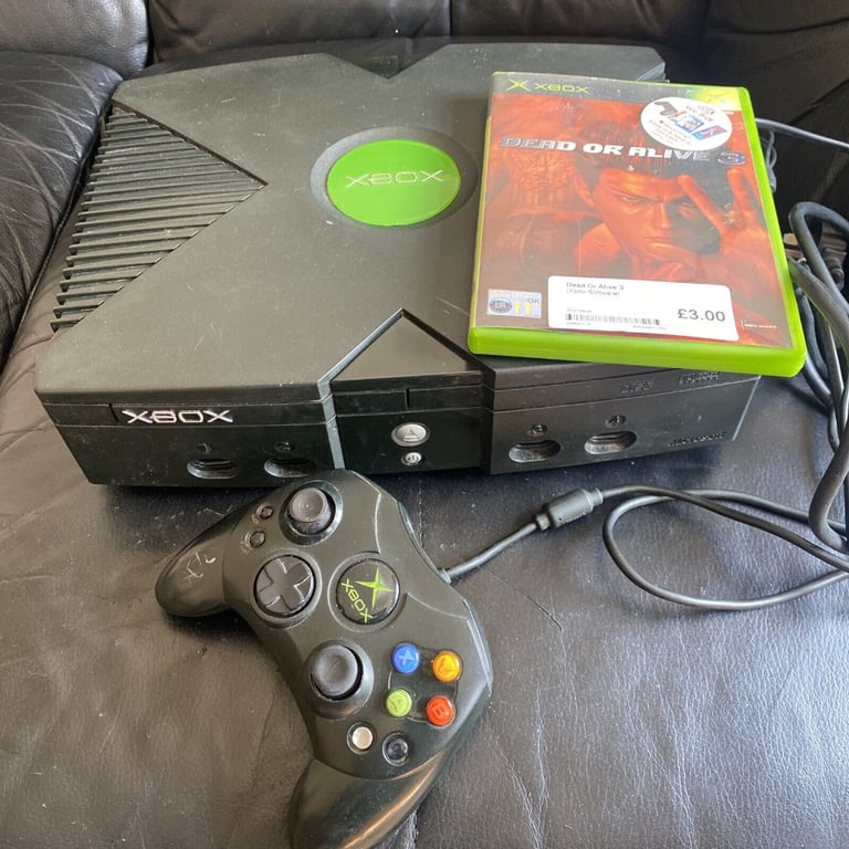 Microsoft Original Xbox Console with Controller, Cables & 1 Game