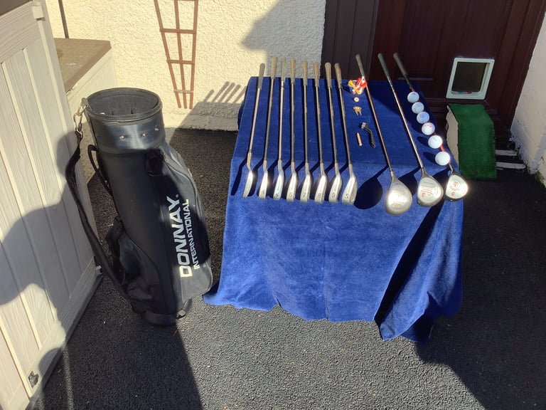 Set of John Letters graphite golf clubs, in a lovely Donnay golf bag. 