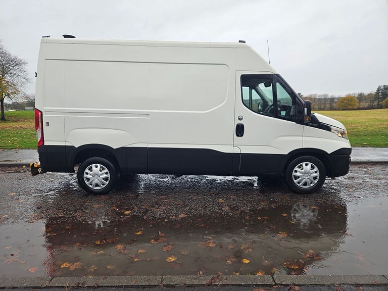 2019 iveco daily 35-120 rwd mwb euro 6 ulez comp sim transit master crafter movano