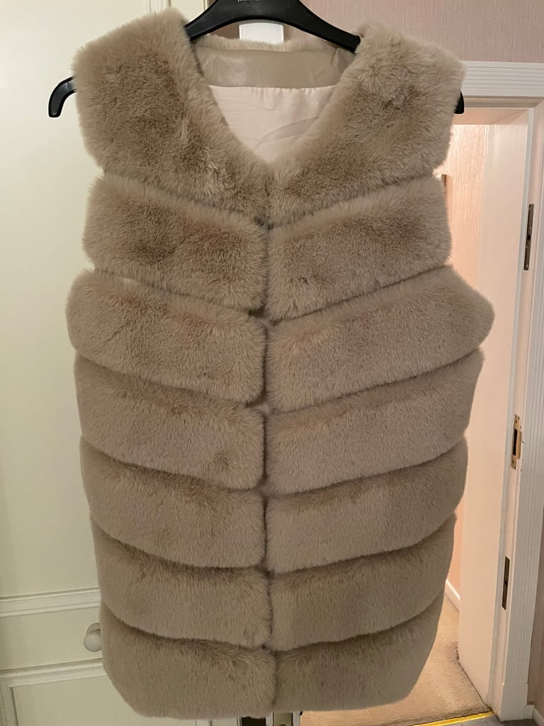 image for Brand New Women’s faux fur gilet jacket, size large