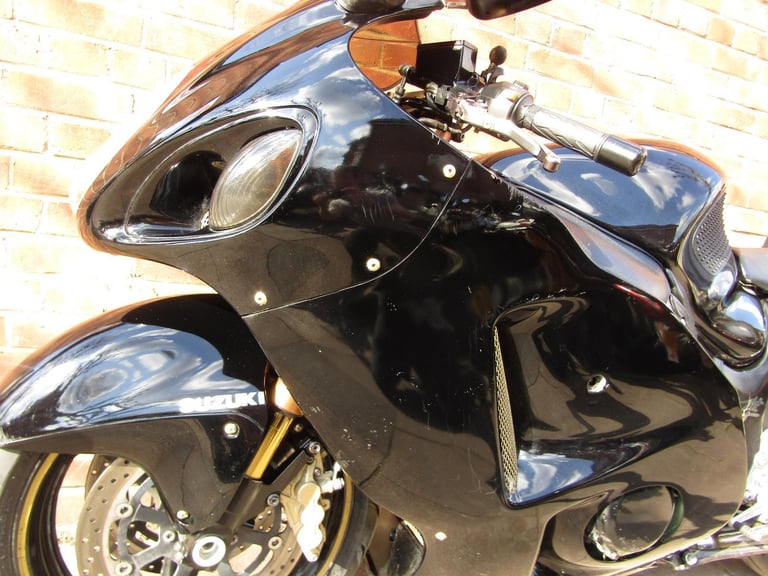 SUZUKI GSX1300 HAYABUSA * VERY LOW MILES 11000 *2 FORMER KEEPERS* WOW *
