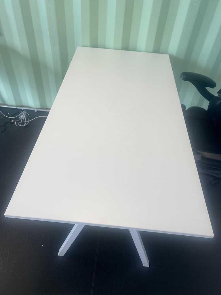 IKEA computer desk / gaming desk 