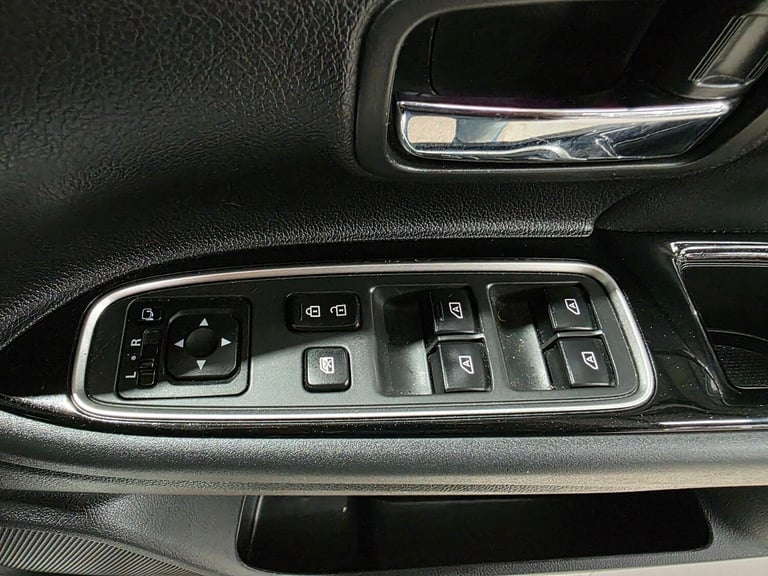 2019 Mitsubishi Outlander 2.4h TwinMotor 13.8kWh 4hs CVT 4WD Euro 6 (s/s) 5dr ESTATE Petrol/Elect...