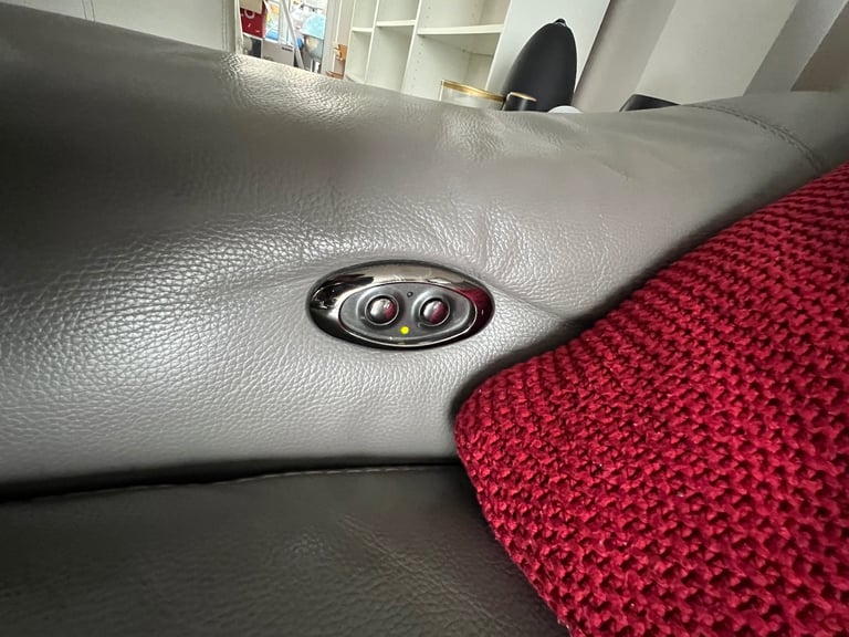 Leather sofa Fishpools Elixir 2 Power Recliner – 3-Piece – Elephant Grey 