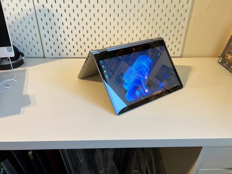 Windows 11 HP Pavilion  360 degree Touch screen , i5, 7th gen , 8 GB , 240 SSD 