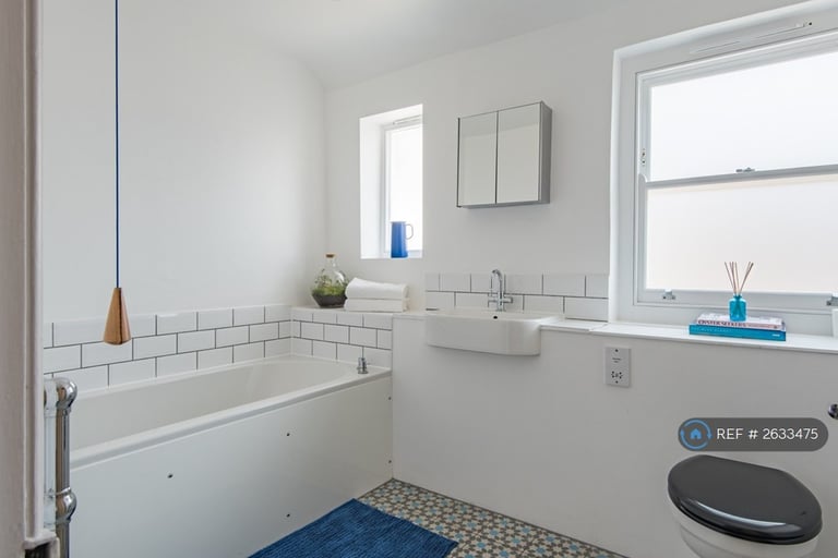 3 bedroom house in Gladstone Road, Whitstable, CT5 (3 bed) (#2633475)