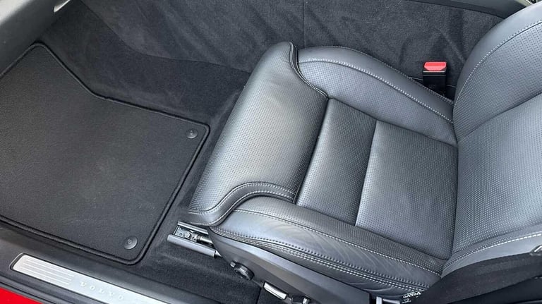 2024 Volvo XC60 Ultimate, B5 AWD Mild hybrid, Petrol, Dark ESTATE Petrol/Electric Hybrid Automatic