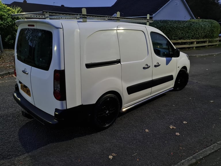Factory Crew Van  Long Wheel Base Twin Side Loading Doors 2013 Peugeot Partner Professional HDI