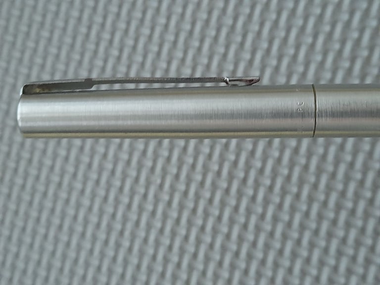 Vintage Parker 15 Fountain Pen (plus 11 ink cartridges)