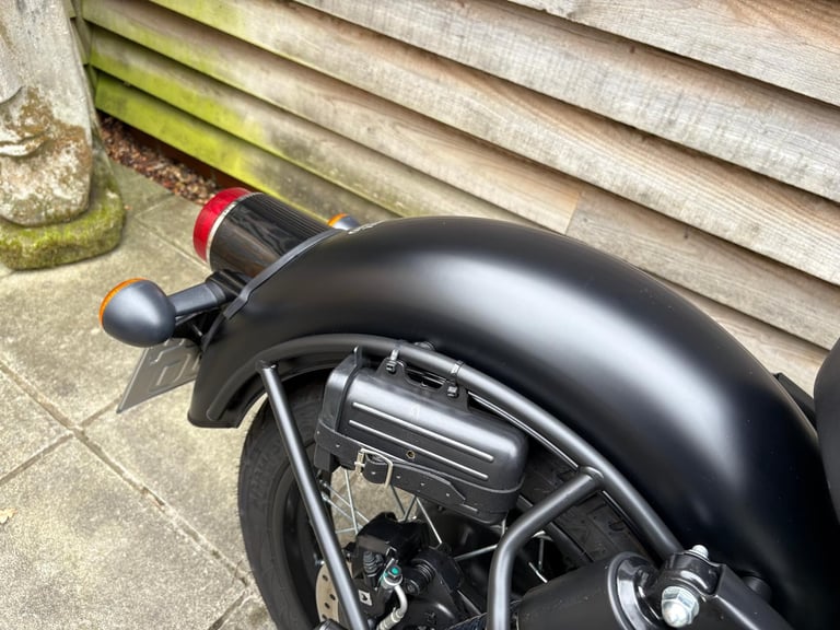 2023 / 23 Royal Enfield CLASSIC 350 £3500 Black 201 miles.