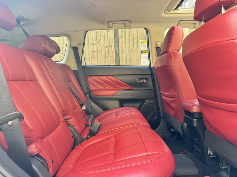 Mitsubishi, OUTLANDER, Estate, 2017, Other, 1998 (cc), 5 doors