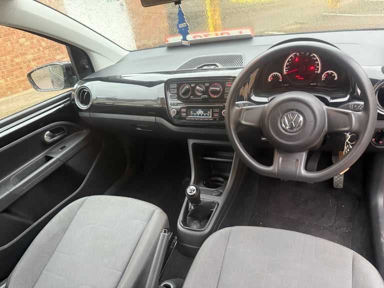 Volkswagen, UP, Hatchback, 2013, Manual, 999 (cc), 3 doors