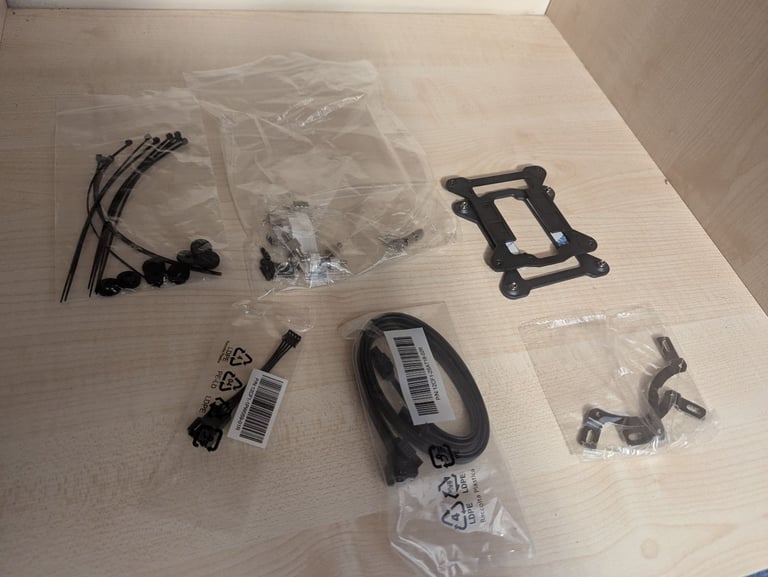 Gaming PC; Ryzen 7, RX 7000, 32 Gb Ram, 1TB SSD.