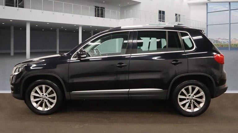 2012 Volkswagen Tiguan 2.0 TDi BlueMotion Tech SE 5dr ESTATE DIESEL Manual