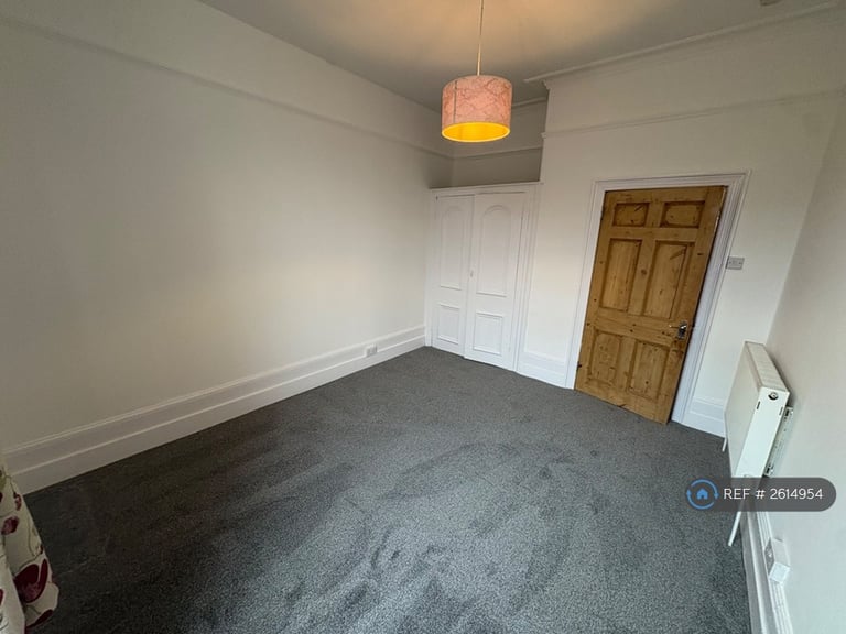1 bedroom flat in Russell Street, Reading, RG1 (1 bed) (#2614954)