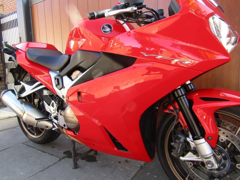 HONDA VFR 800 f ONLY 15230 MILES * FULL SERVICE HISTORY * ONE OWNER FROM NEW *
