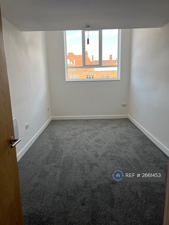 1 bedroom flat in High Street, Burton-On-Trent, DE14 (1 bed) (#2661453)