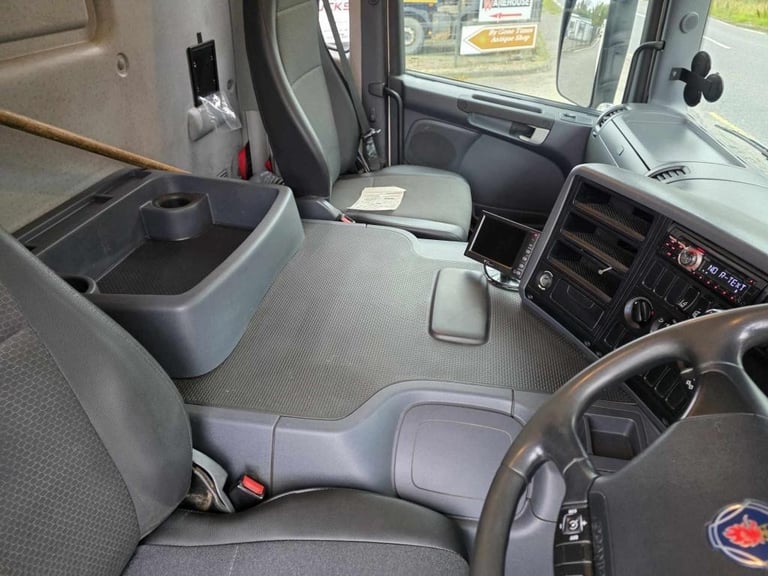 2016 Scania P320 Curtainsider