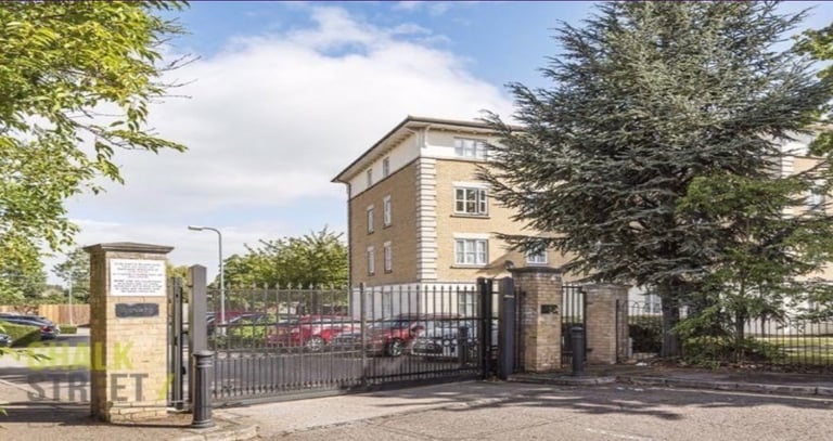 One bedroom GFF in Romford To Central London 