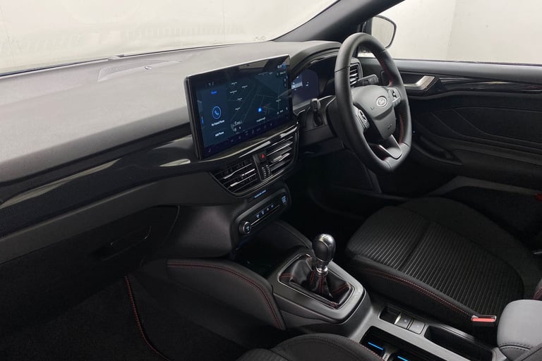 2025 Ford Focus 744494 Hatchback Petrol Manual